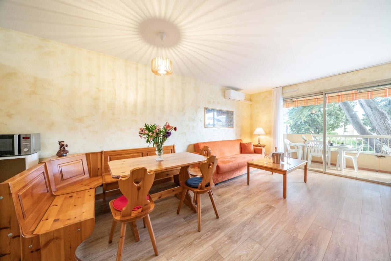 Spacious Apartment At A 5 Min Walk From The Beach 앙티브 외부 사진