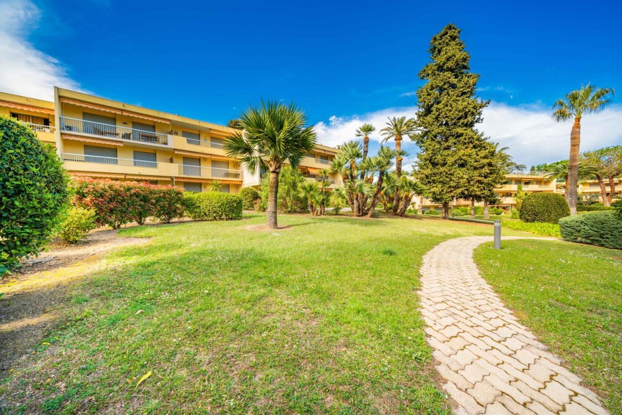 Spacious Apartment At A 5 Min Walk From The Beach 앙티브 외부 사진