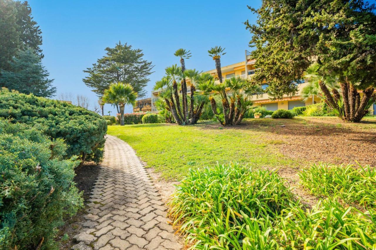 Spacious Apartment At A 5 Min Walk From The Beach 앙티브 외부 사진