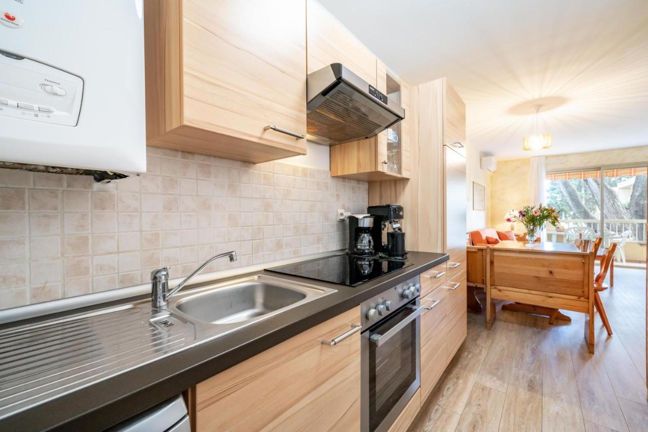 Spacious Apartment At A 5 Min Walk From The Beach 앙티브 외부 사진