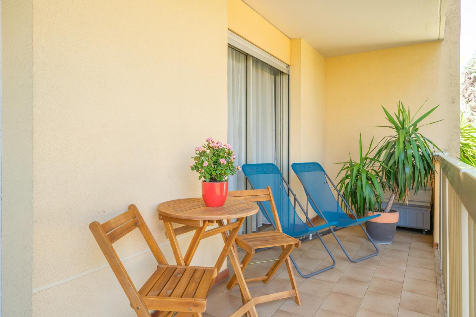 Spacious Apartment At A 5 Min Walk From The Beach 앙티브 외부 사진